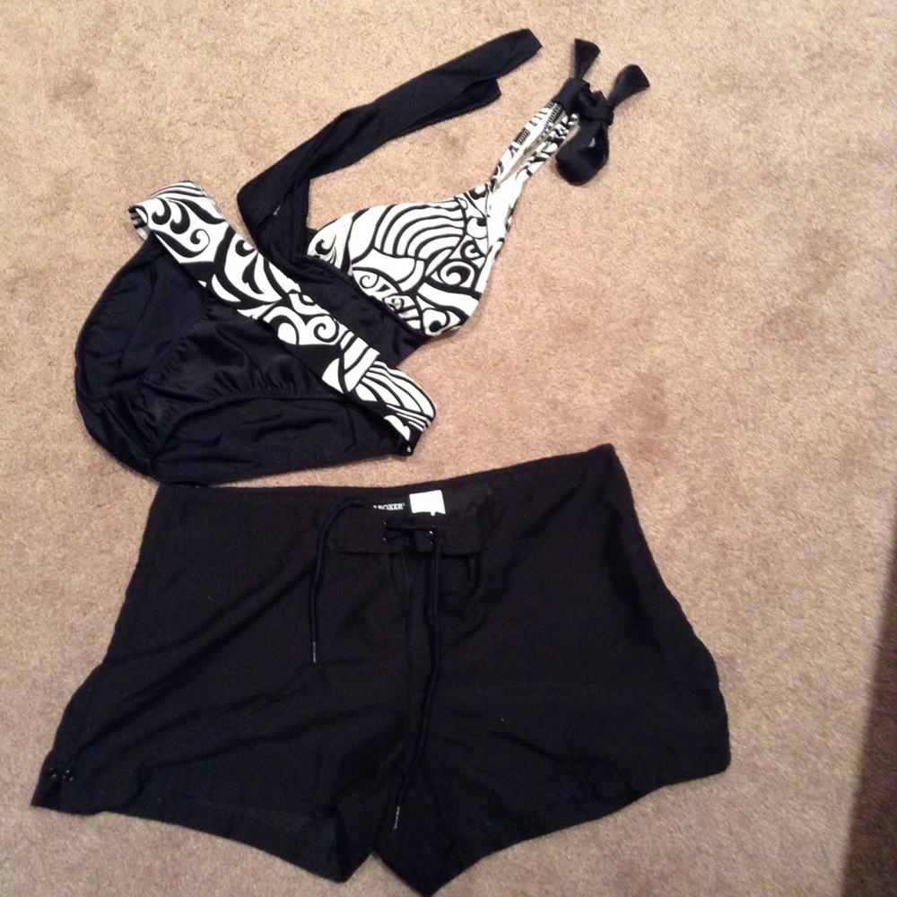 Black /white Bikini swimsuit with shorts
